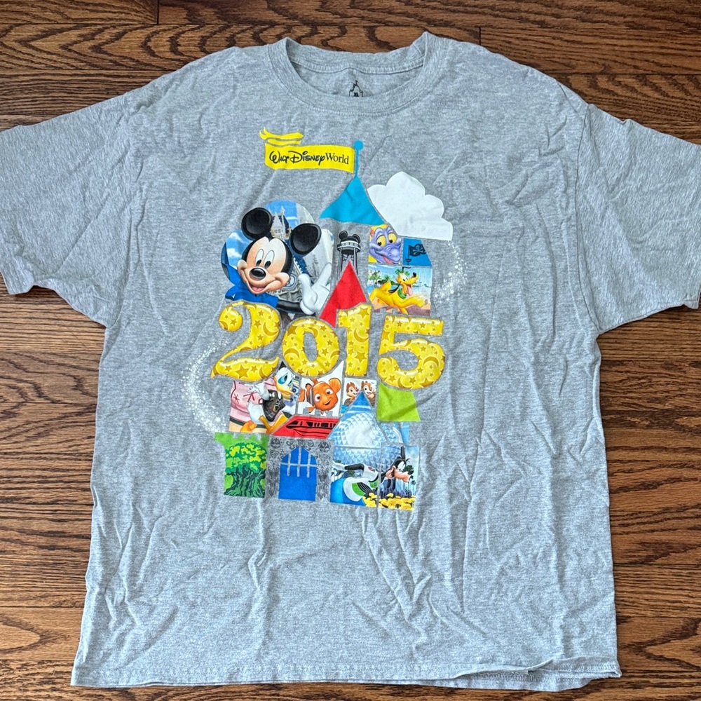 Disney Gray T-Shirt with Colorful 2015 Graphic